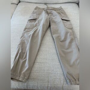 Uniqlo Men’s  Tan Cargo Pants Size Medium